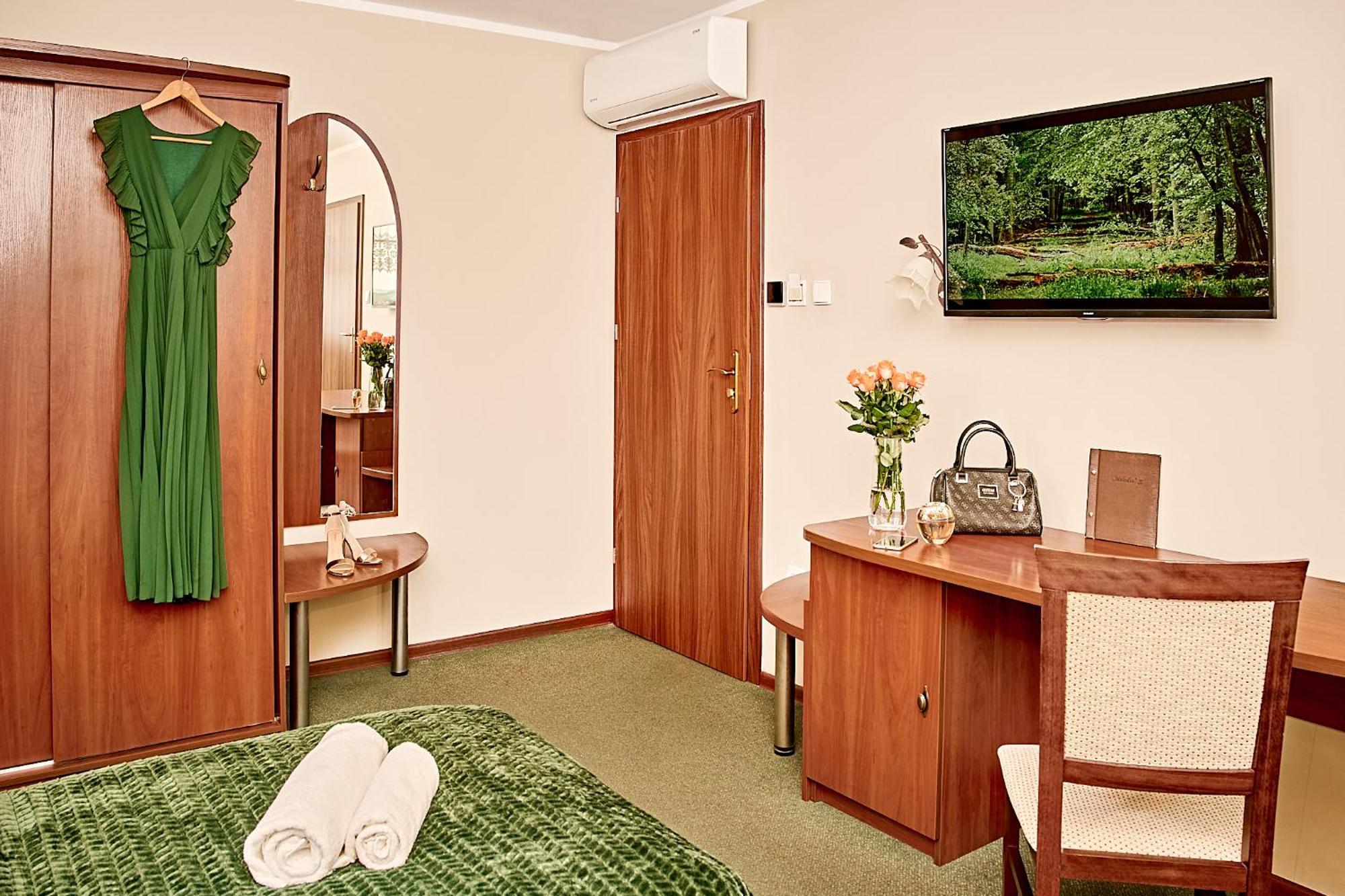 Hotel Melodia *** Бук Екстер'єр фото